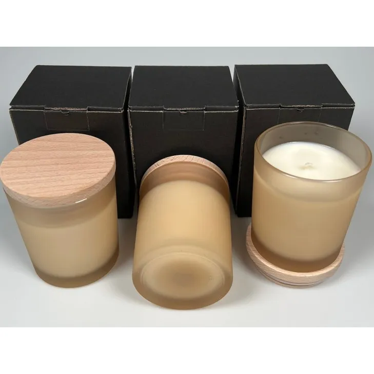 Świeca sojowa zapachowa w szkle brązowa satyna - bawełniany knot 245 ml